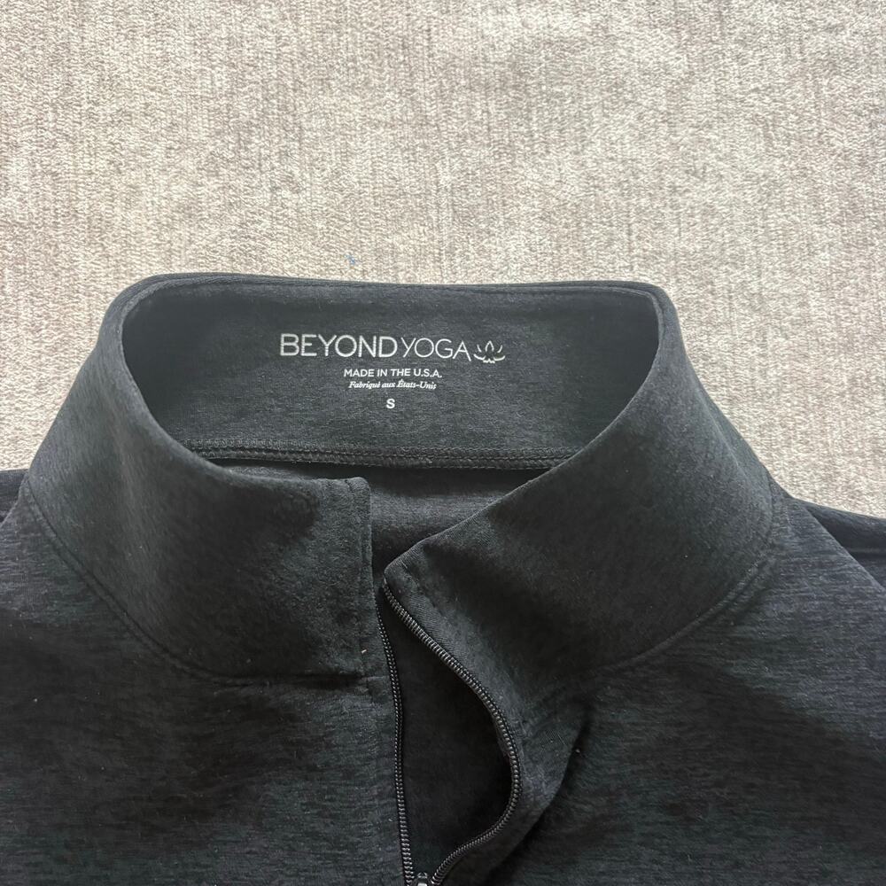 Beyond Yoga Black Zip Jacket - Picture 2 of 7